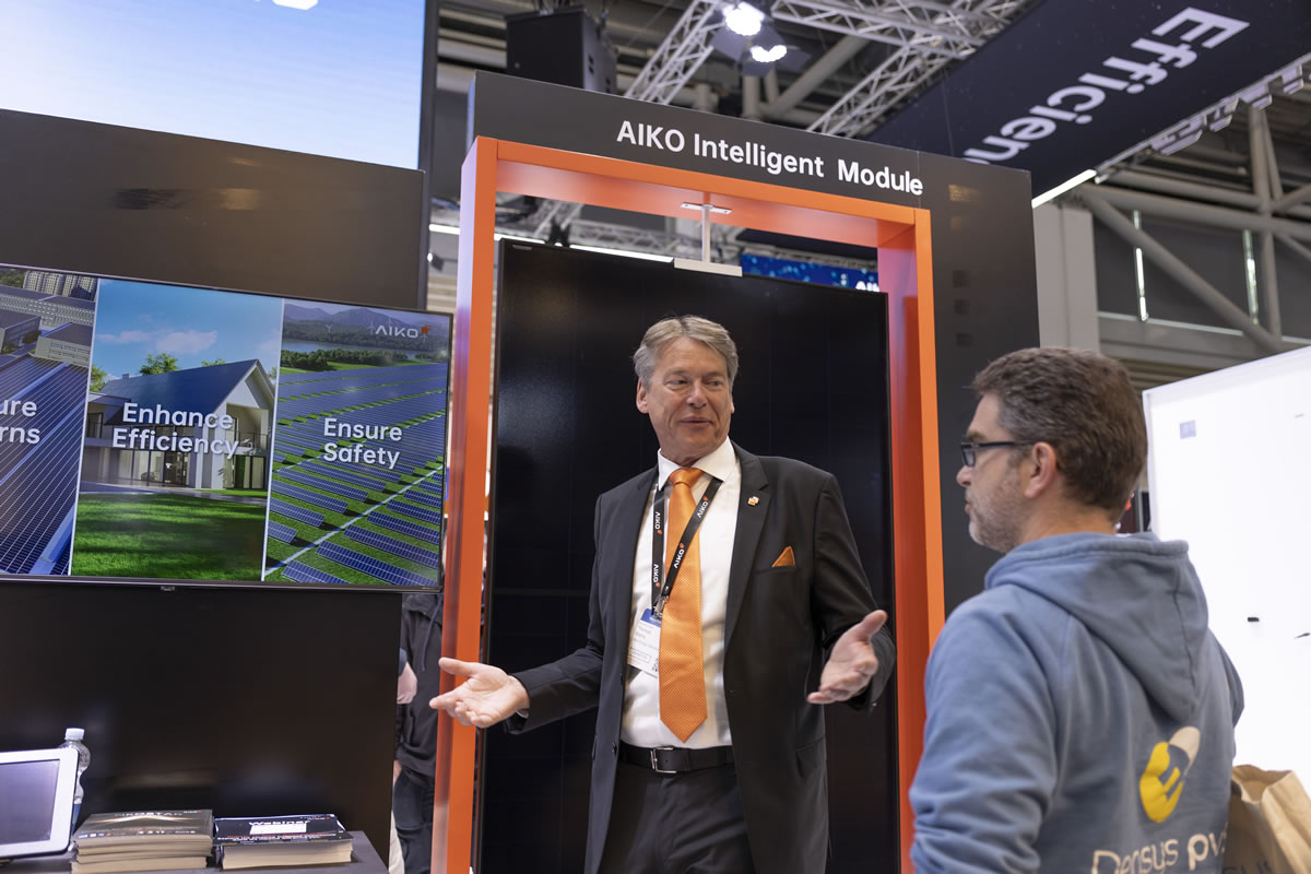 乐橙lc8携“黑科技”新品亮相Intersolar展